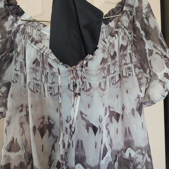 Blouse - Picture 2 of 4